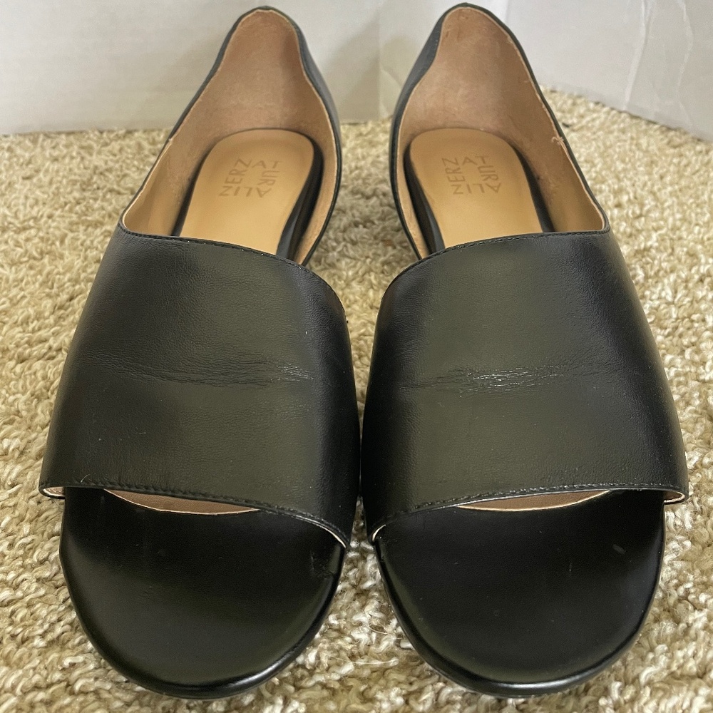 Naturalizer Black Leather Lucie Sandals